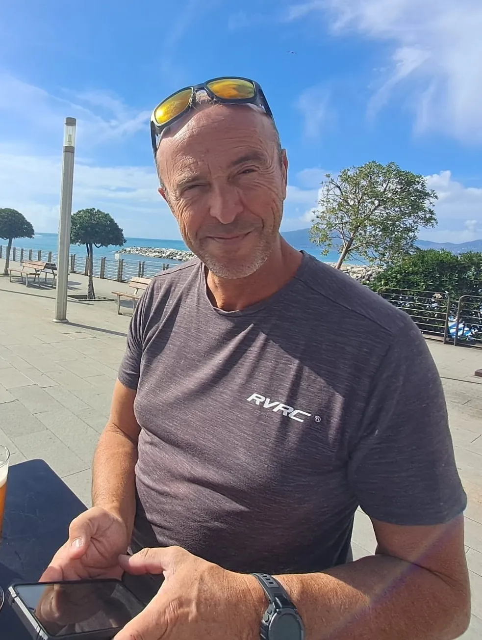 Laurent à un marché de potier